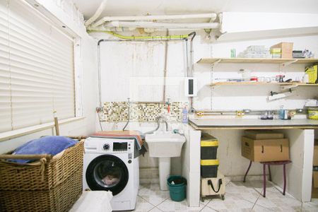 Casa à venda com 182m², 3 quartos e 3 vagasLavanderia