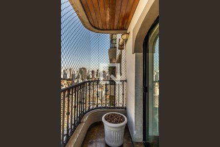 Apartamento à venda com 445m², 4 quartos e 5 vagasVaranda da área de serviço