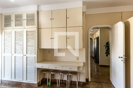 Apartamento à venda com 445m², 4 quartos e 5 vagasÁrea de serviço