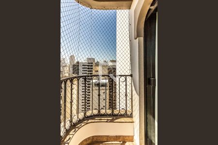 Apartamento à venda com 445m², 4 quartos e 5 vagasVaranda do quarto 2