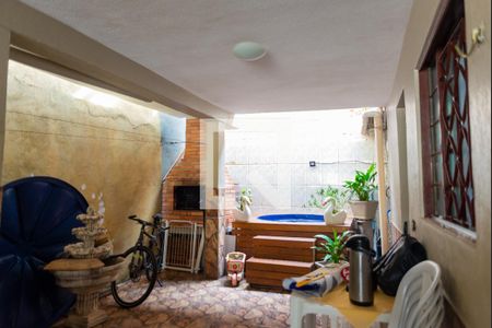 Casa à venda com 140m², 2 quartos e 2 vagasChurrasqueira