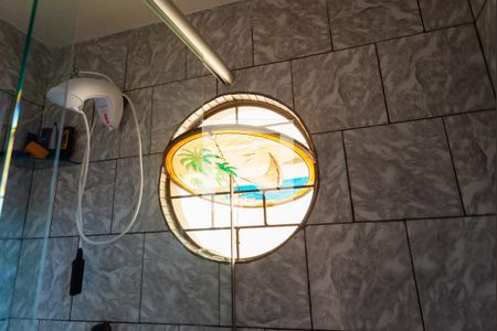 Casa à venda com 140m², 2 quartos e 2 vagasBanheiro 1