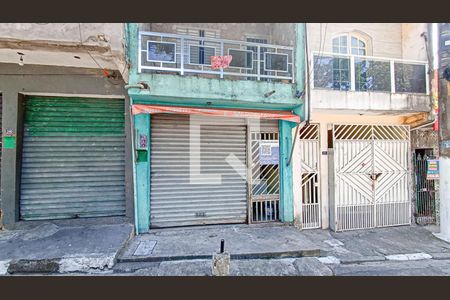 Casa à venda com 50m², 1 quarto e sem vaga Casa à venda com 50m², 1 quarto e sem vagaFachada