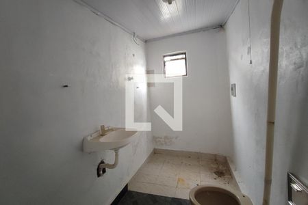 Casa à venda com 200m², 3 quartos e 8 vagasBanheiro de Serviço