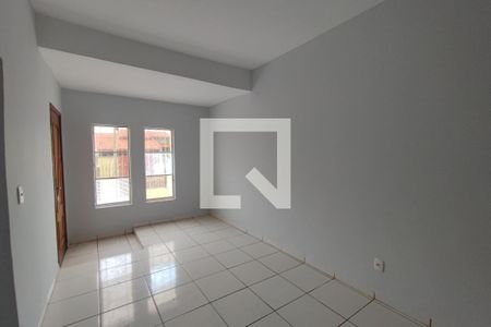Casa à venda com 200m², 3 quartos e 8 vagasSALA