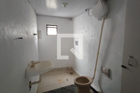 Casa à venda com 200m², 3 quartos e 8 vagasBanheiro de Serviço