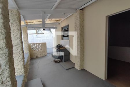 Casa à venda com 200m², 3 quartos e 8 vagasÁrea de Serviço