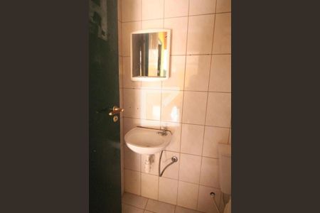 Casa à venda com 240m², 4 quartos e 4 vagasBanheiro de Serviço