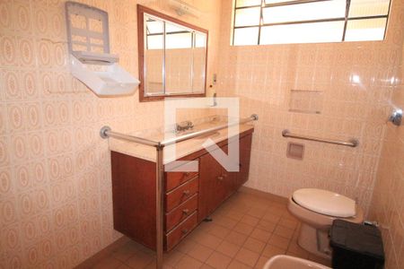 Casa à venda com 240m², 4 quartos e 4 vagasBanheiro 2