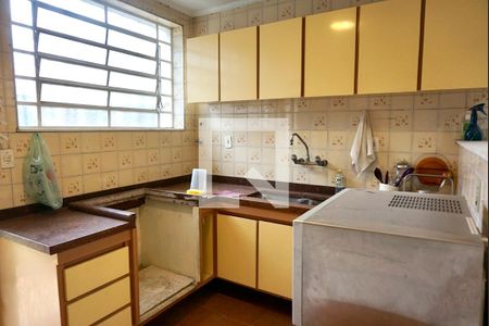 Casa para alugar com 300m², 3 quartos e 8 vagasCozinha