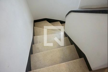 Casa para alugar com 300m², 3 quartos e 8 vagasescada