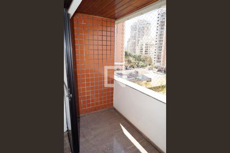Apartamento para alugar com 74m², 2 quartos e 2 vagas Apartamento para alugar com 74m², 2 quartos e 2 vagasVaranda