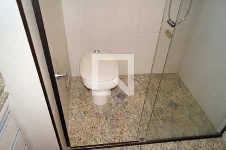 Apartamento para alugar com 74m², 2 quartos e 2 vagas Apartamento para alugar com 74m², 2 quartos e 2 vagasBanheiro social