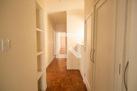 Corredor de apartamento à venda com 3 quartos, 175m² em Pinheiros, São Paulo