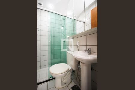 Banheiro de kitnet/studio para alugar com 1 quarto, 25m² em Asa Norte, Brasília