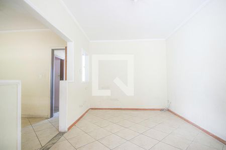 Sala de casa de condomínio para alugar com 3 quartos, 110m² em Vila Paranaguá, São Paulo