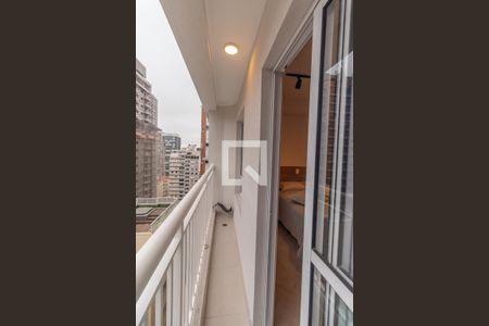 Varanda de kitnet/studio para alugar com 1 quarto, 25m² em Pinheiros, São Paulo
