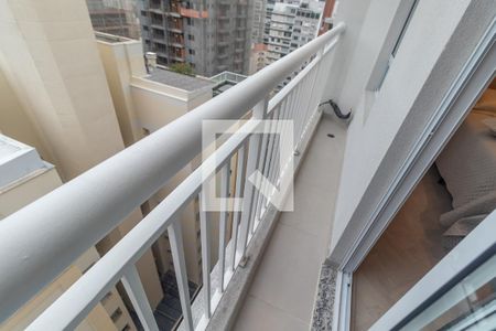 Varanda de kitnet/studio para alugar com 1 quarto, 25m² em Pinheiros, São Paulo