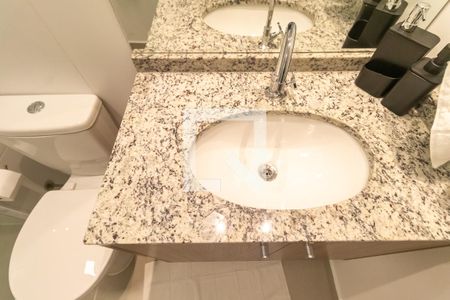 Banheiro de kitnet/studio para alugar com 1 quarto, 25m² em Pinheiros, São Paulo