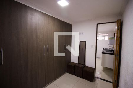 Quarto 1 de apartamento para alugar com 2 quartos, 49m² em Conjunto Residencial José Bonifácio, São Paulo