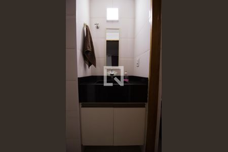 Lavabo de apartamento para alugar com 2 quartos, 49m² em Conjunto Residencial José Bonifácio, São Paulo