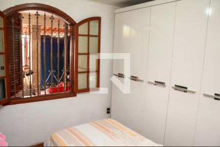 Casa à venda com 300m², 5 quartos e 3 vagasquarto 2