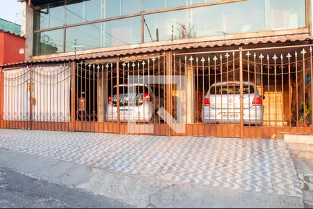 Casa à venda com 300m², 5 quartos e 3 vagasFachada