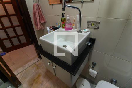 Casa à venda com 300m², 3 quartos e 4 vagas Casa à venda com 300m², 3 quartos e 4 vagasBanheiro 2