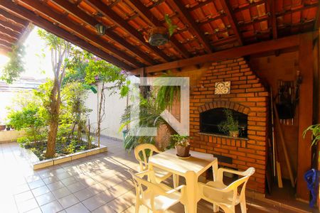 Casa à venda com 300m², 3 quartos e 4 vagas Casa à venda com 300m², 3 quartos e 4 vagasChurrasqueira