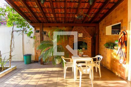 Casa à venda com 300m², 3 quartos e 4 vagas Casa à venda com 300m², 3 quartos e 4 vagasChurrasqueira