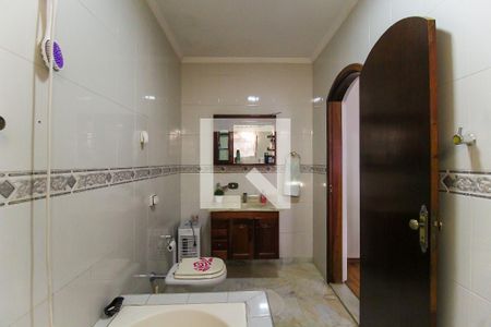 Casa à venda com 300m², 3 quartos e 4 vagas Casa à venda com 300m², 3 quartos e 4 vagasBanheiro da Suíte