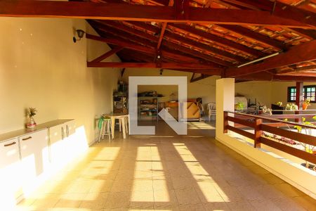 Casa à venda com 300m², 3 quartos e 4 vagas Casa à venda com 300m², 3 quartos e 4 vagasVaranda/Salão de Festas