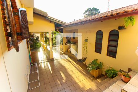 Casa à venda com 300m², 3 quartos e 4 vagas Casa à venda com 300m², 3 quartos e 4 vagasQuintal