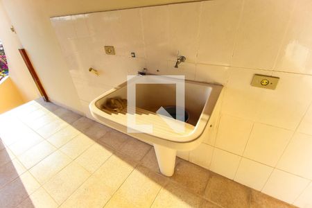 Casa à venda com 300m², 3 quartos e 4 vagas Casa à venda com 300m², 3 quartos e 4 vagasÁrea de Serviço