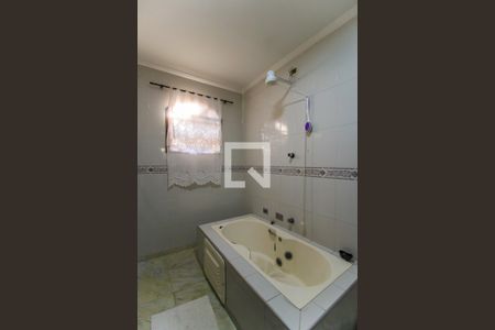 Casa à venda com 300m², 3 quartos e 4 vagas Casa à venda com 300m², 3 quartos e 4 vagasBanheiro da Suíte