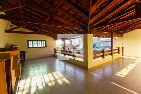 Casa à venda com 300m², 3 quartos e 4 vagas Casa à venda com 300m², 3 quartos e 4 vagasVaranda/Salão de Festas