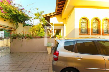 Casa à venda com 300m², 3 quartos e 4 vagas Casa à venda com 300m², 3 quartos e 4 vagasQuintal/Garagem