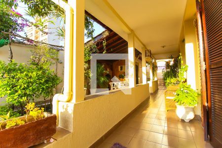 Casa à venda com 300m², 3 quartos e 4 vagas Casa à venda com 300m², 3 quartos e 4 vagasQuintal