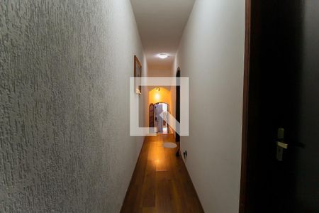 Casa à venda com 300m², 3 quartos e 4 vagas Casa à venda com 300m², 3 quartos e 4 vagasCorredor