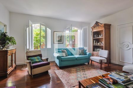 Sala de casa à venda com 4 quartos, 380m² em Jardim das Bandeiras, São Paulo