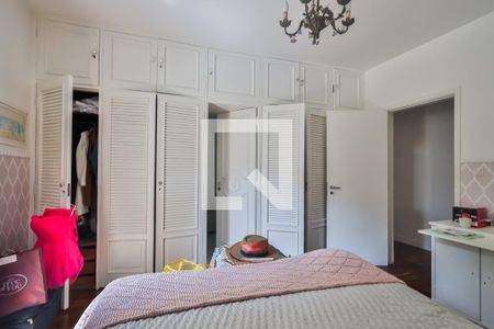 Casa à venda com 380m², 4 quartos e 3 vagasSuíte 3