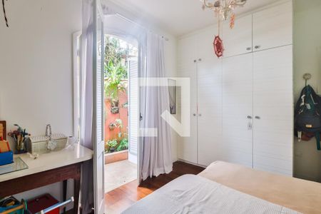 Casa à venda com 380m², 4 quartos e 3 vagasSuíte 2