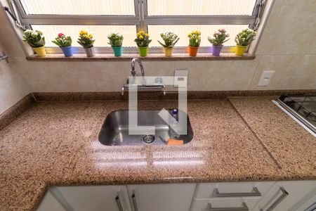 Casa à venda com 168m², 3 quartos e 2 vagas Casa à venda com 168m², 3 quartos e 2 vagasCozinha