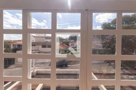 Casa à venda com 168m², 3 quartos e 2 vagas Casa à venda com 168m², 3 quartos e 2 vagasVista da Varanda