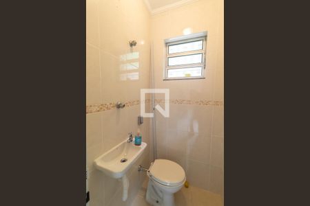 Casa à venda com 168m², 3 quartos e 2 vagas Casa à venda com 168m², 3 quartos e 2 vagasBanheiro de Serviço