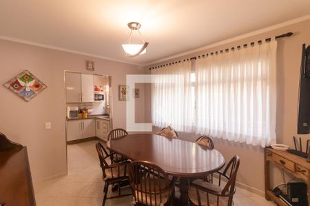 Casa à venda com 168m², 3 quartos e 2 vagas Casa à venda com 168m², 3 quartos e 2 vagasCopa