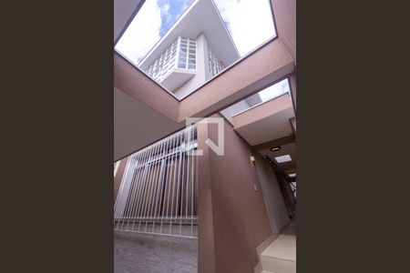 Casa à venda com 168m², 3 quartos e 2 vagas Casa à venda com 168m², 3 quartos e 2 vagasFachada