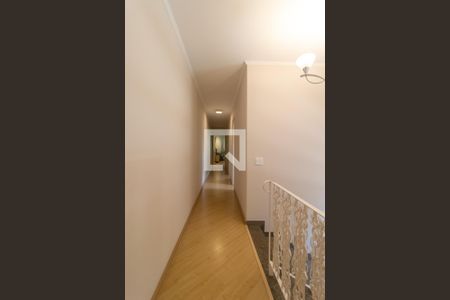 Casa à venda com 168m², 3 quartos e 2 vagas Casa à venda com 168m², 3 quartos e 2 vagasCorredor