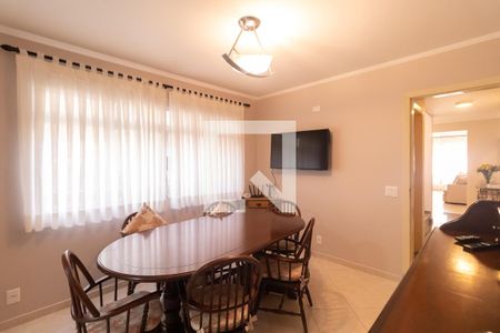 Casa à venda com 168m², 3 quartos e 2 vagas Casa à venda com 168m², 3 quartos e 2 vagasCopa