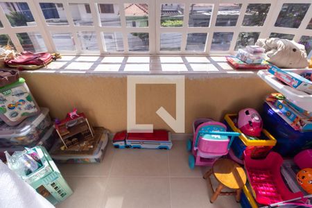 Casa à venda com 168m², 3 quartos e 2 vagas Casa à venda com 168m², 3 quartos e 2 vagasVaranda